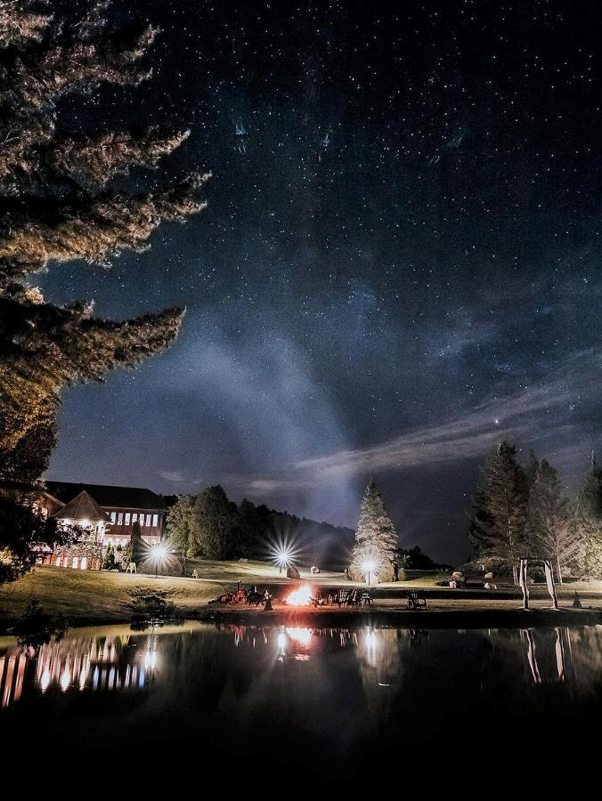 Hotel Et Centre De Villegiature Lac Carling Grenville-Sur-La-Rouge Exteriör bild